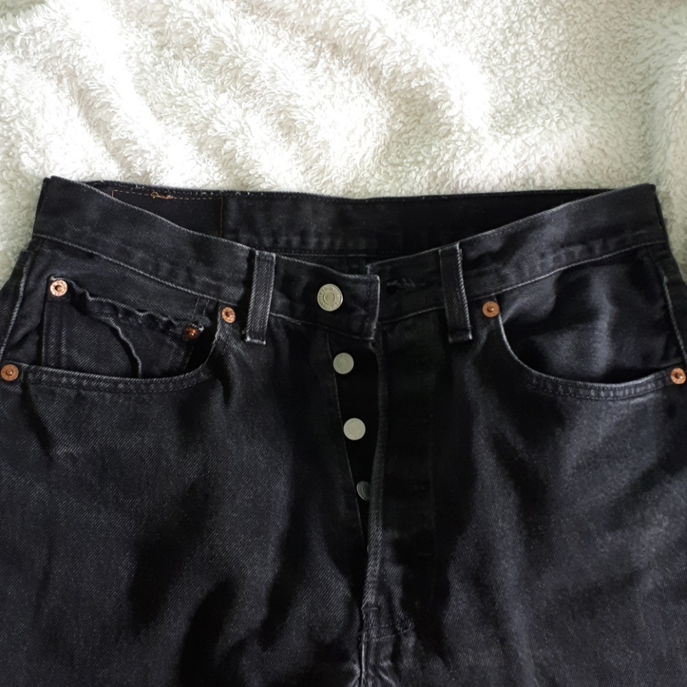 Black Levi 501 jeans